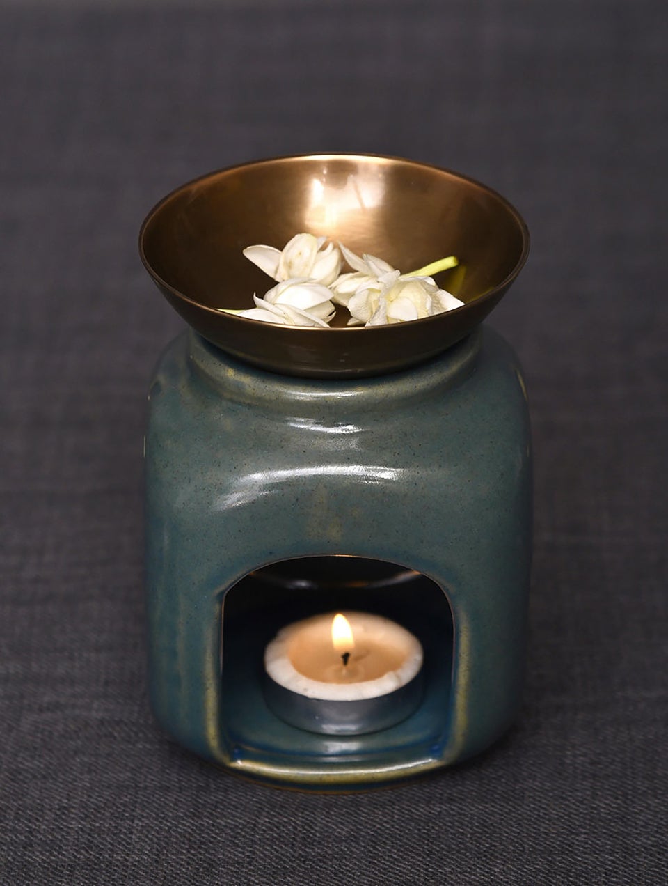 Ceramic Diffuser With Brass Bowl