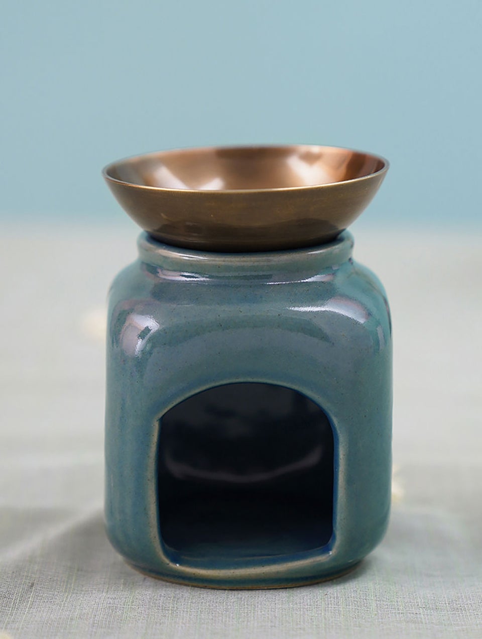 Ceramic Diffuser With Brass Bowl