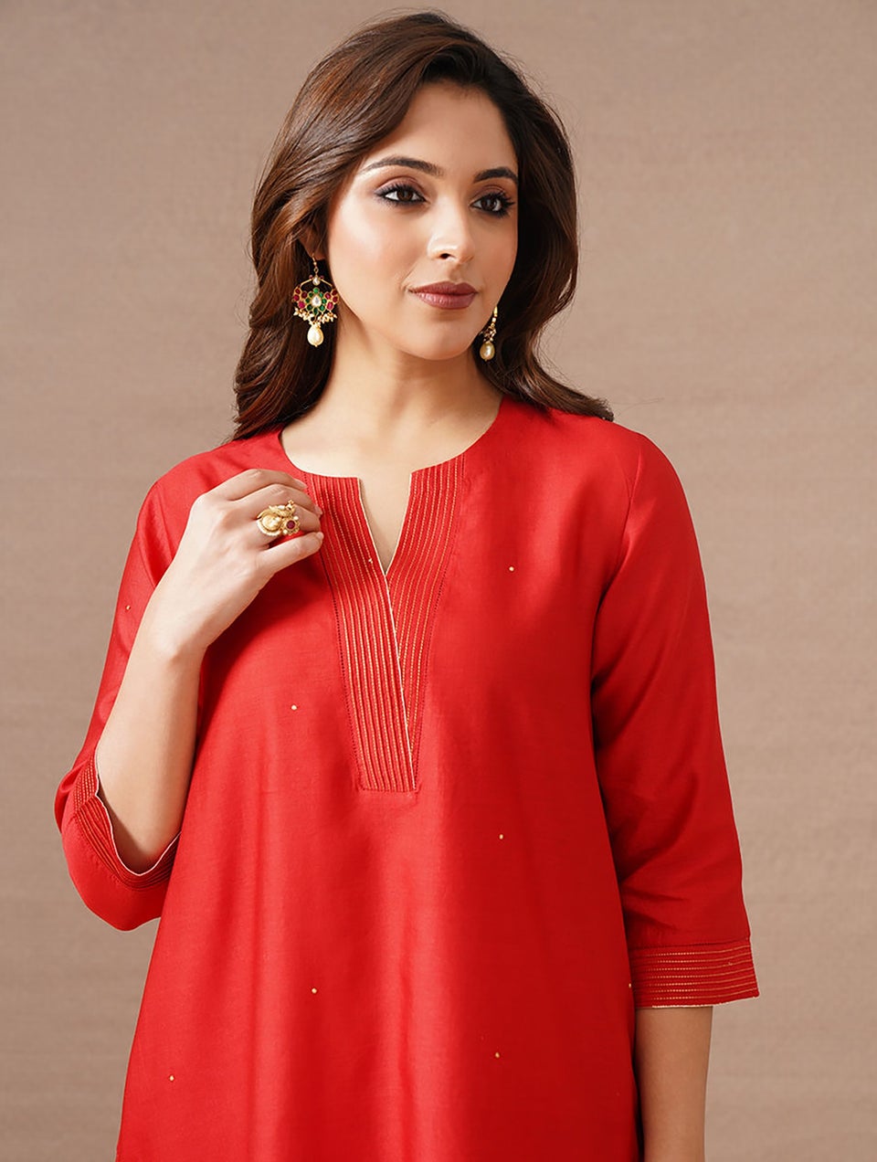 Women Red Cotton Silk U Neck Regular Fit Kurta - S