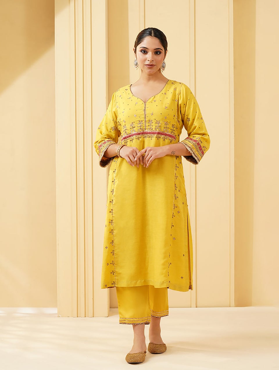 Women Mustard Yellow Viscose Hand Embroidery Sweetheart Neck Kurta With Pant - S