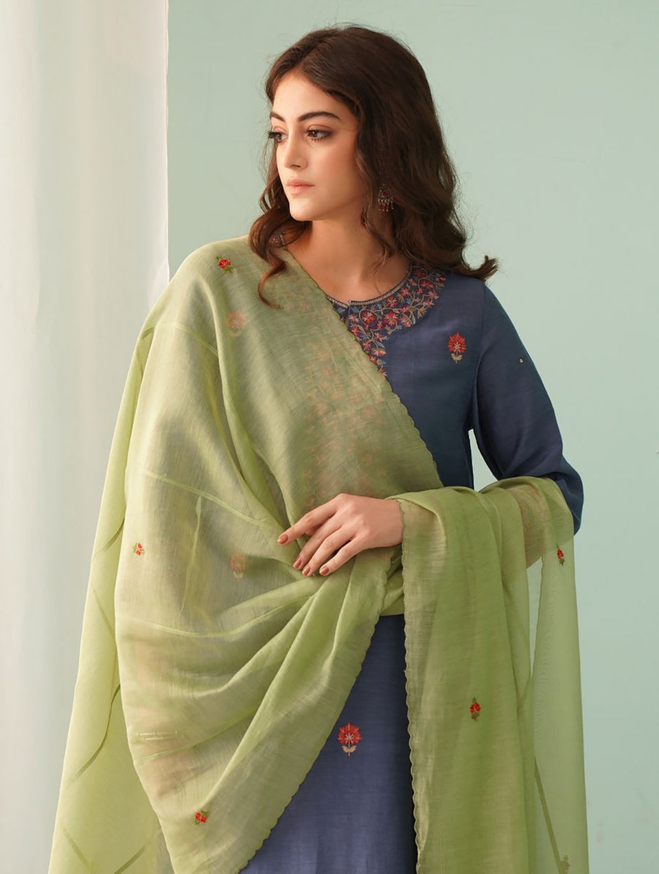 Women Green Embroidered Silk Cotton Dupatta With Scalloping