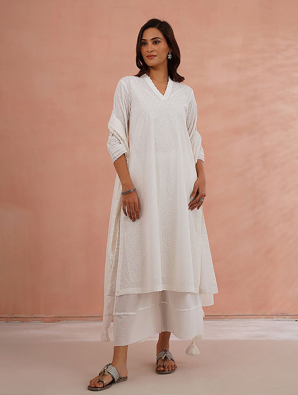 Women White Cotton Block Print V Neck Regular Fit Kurta - S