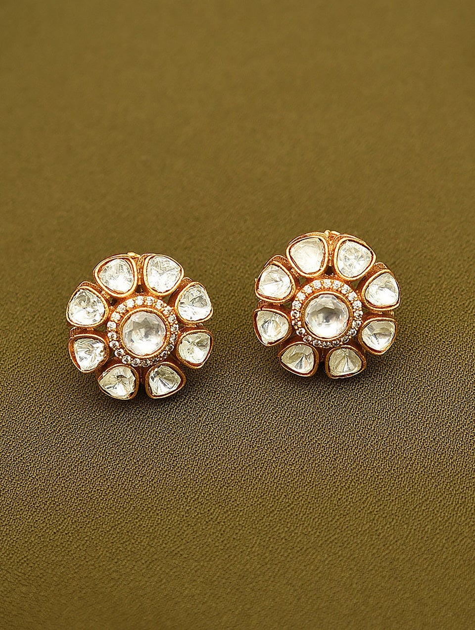 Kundan stud hotsell