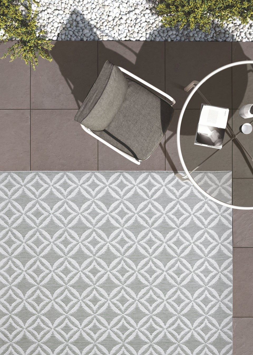 Homemaker Indoor/ Outdoor Country Geo Tile Silver Runner