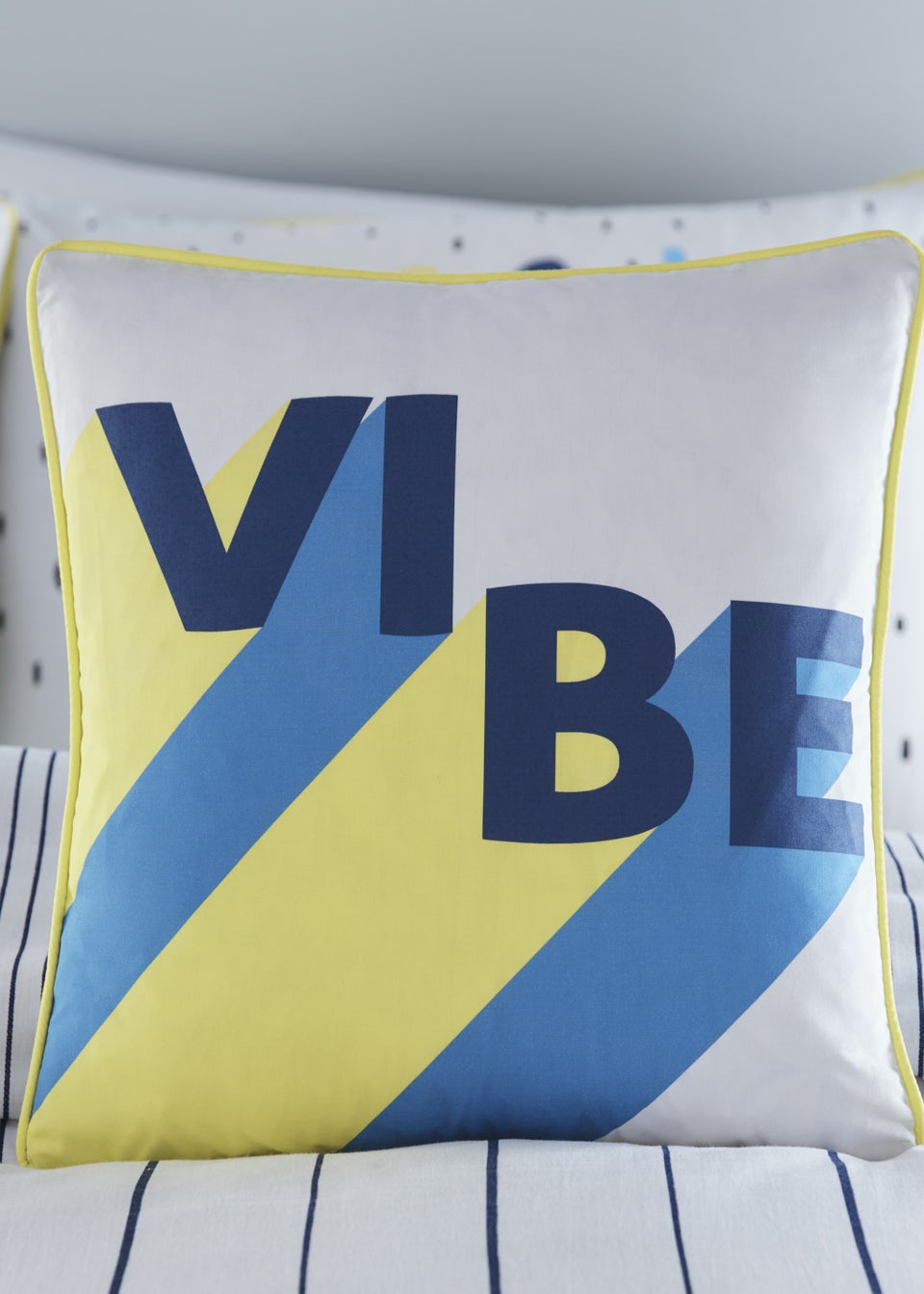 Appletree Kids Vibe Filled Cushion (43cm x 43cm x 15cm)