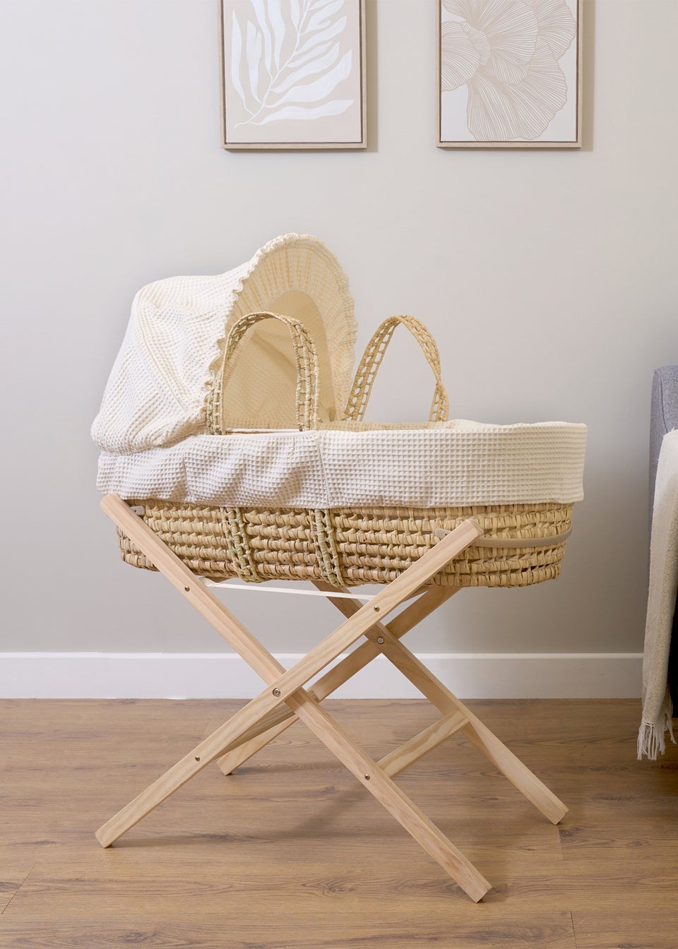 Clair de Lune Cream Waffle Palm Moses Basket with Natural Folding Stand