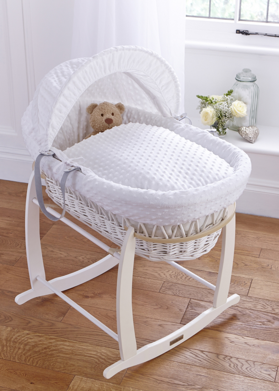 thumbnail image 2 of FYLO Pod Grey Wicker Moses Basket With Rocking Stand & Mattress – White Dimple Bedding 2 of 3