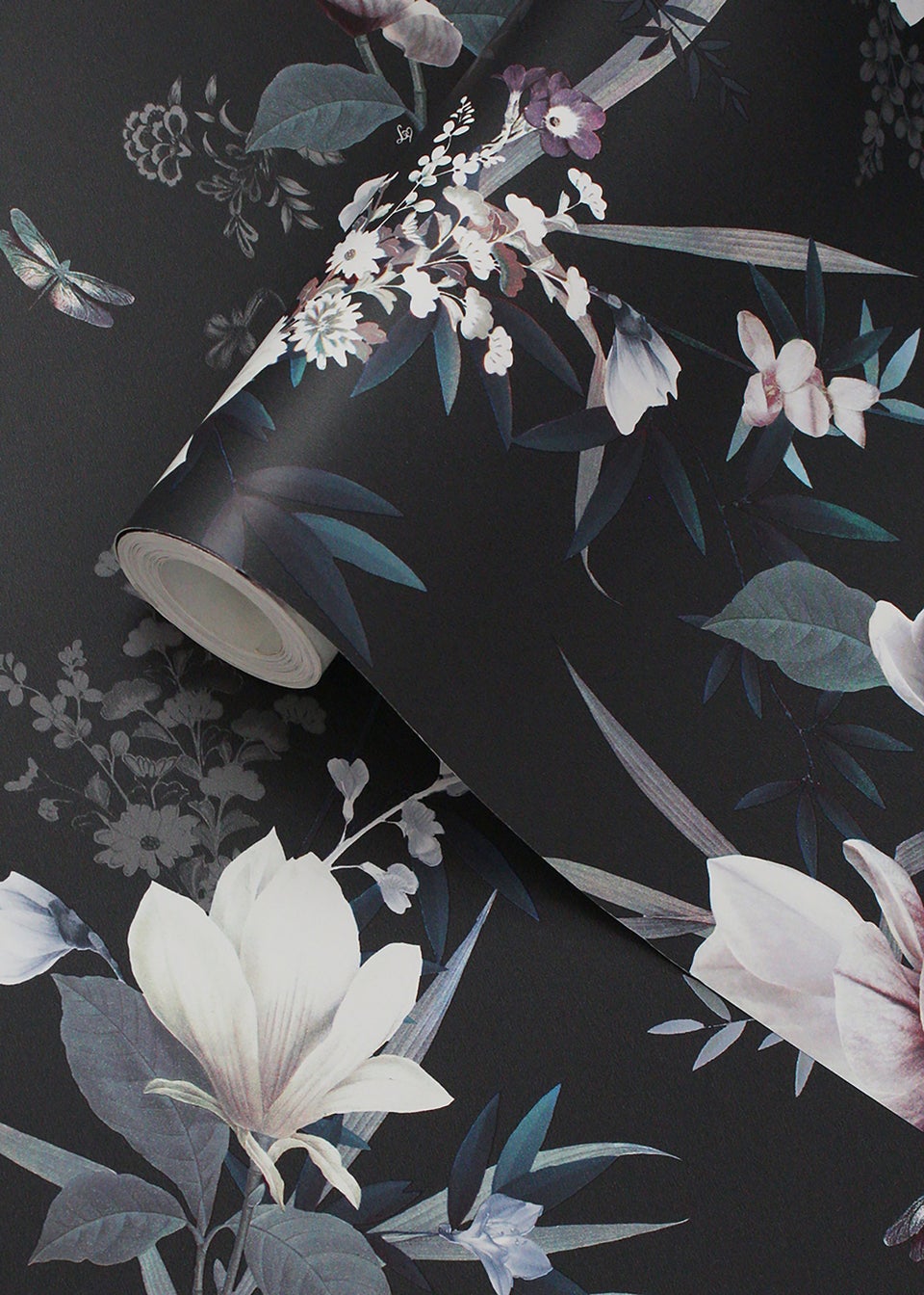 Muriva Lipsy Lotus Wallpaper