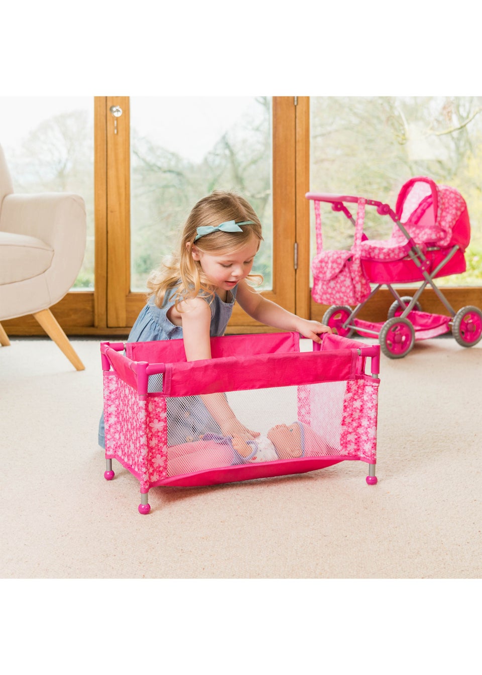 Snuggles Deluxe Dolls Travel Cott