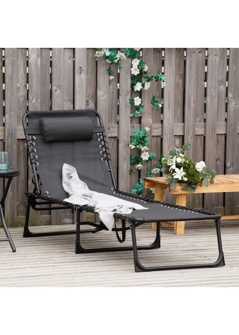 Outsunny Foldable Sun Lounger, Outdoor 4 Level Adjustable Backrest Reclining Chaise Chair