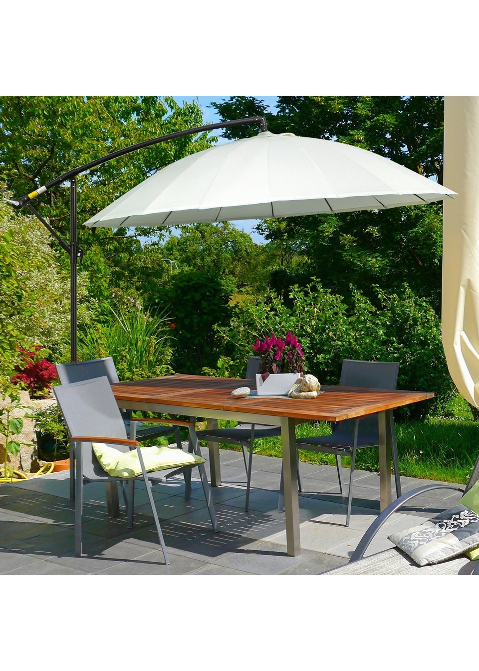 Outsunny 3(m) Cantilever Shanghai Parasol w/ Crank Handle, Cross Base, Off-White