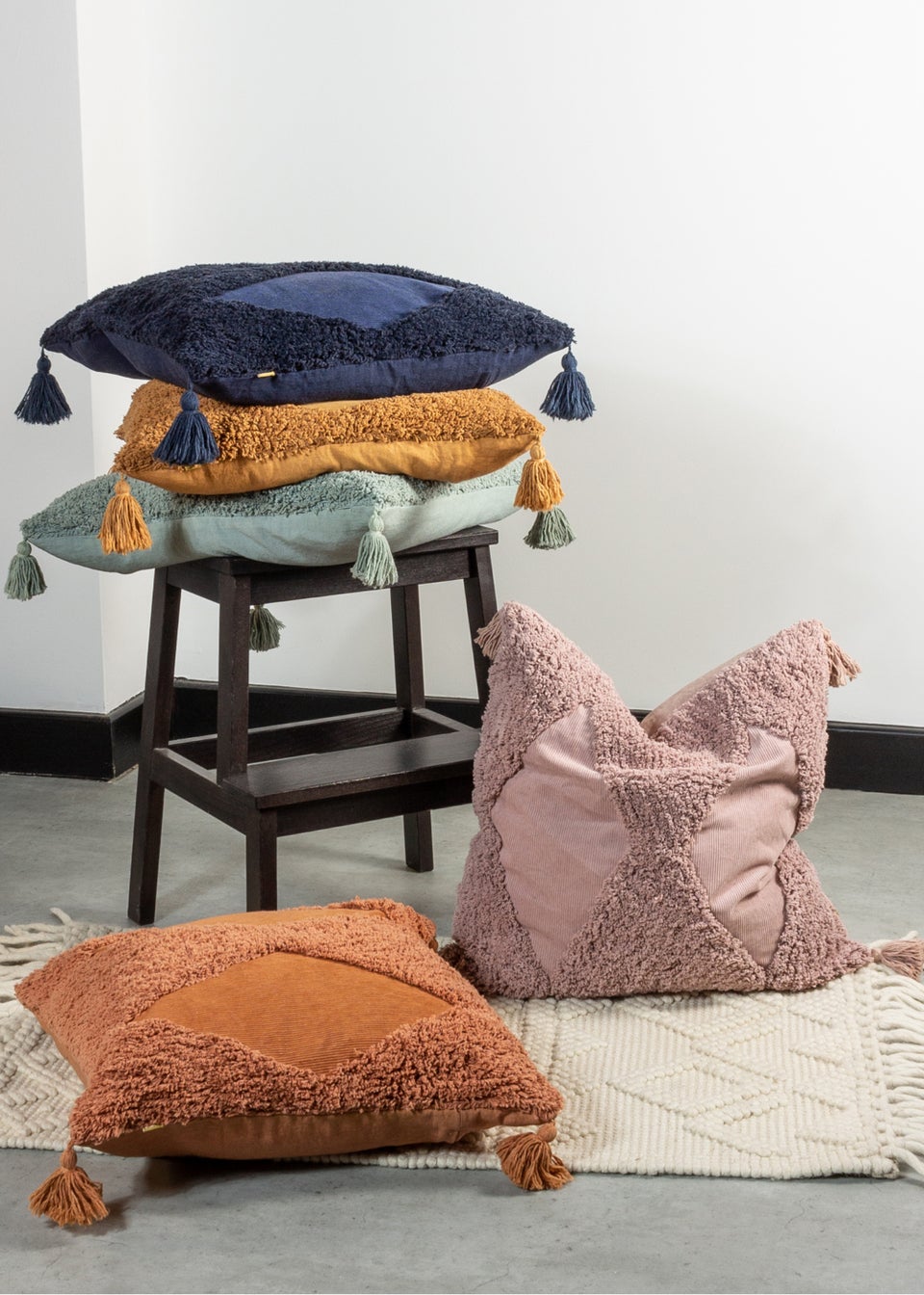 furn. Kantha Diamond Tuft Cushion (50cm x 50cm x 8cm)