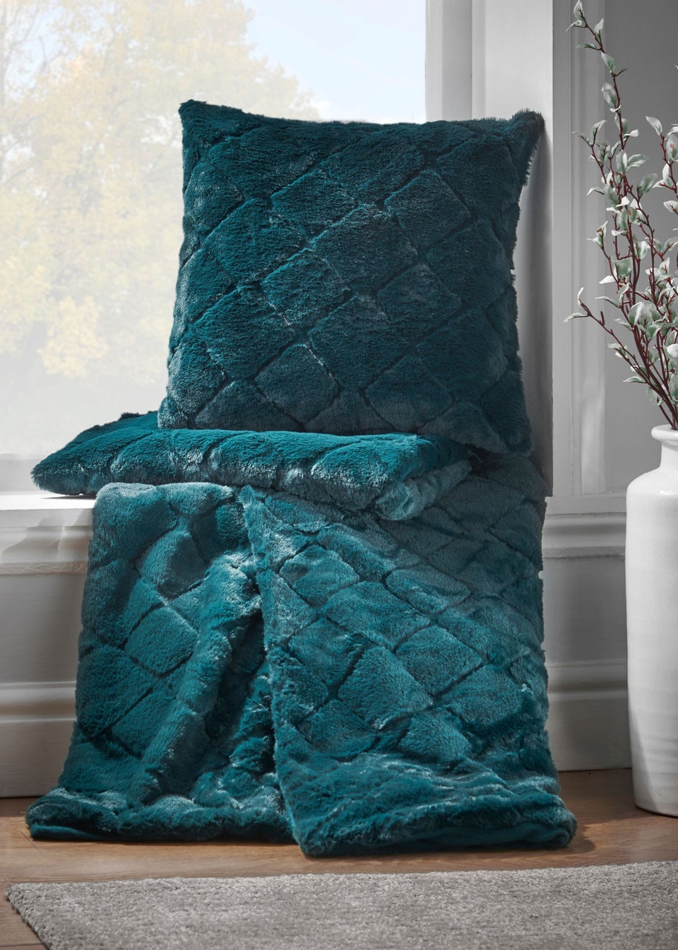Catherine Lansfield Cosy Diamond Cushion
