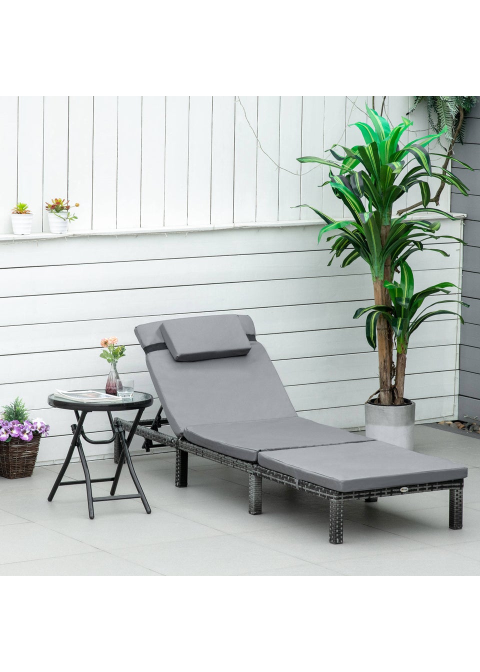 Outsunny Garden Rattan Furniture Recliner Sun Lounger (195cm x 65cm x 22cm)