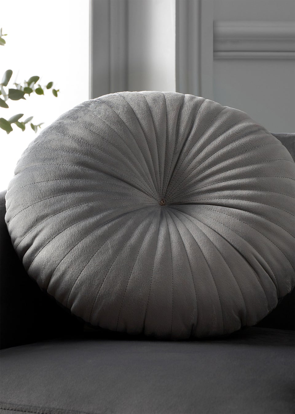 Catherine Lansfield Round Cushion (40x40cm)