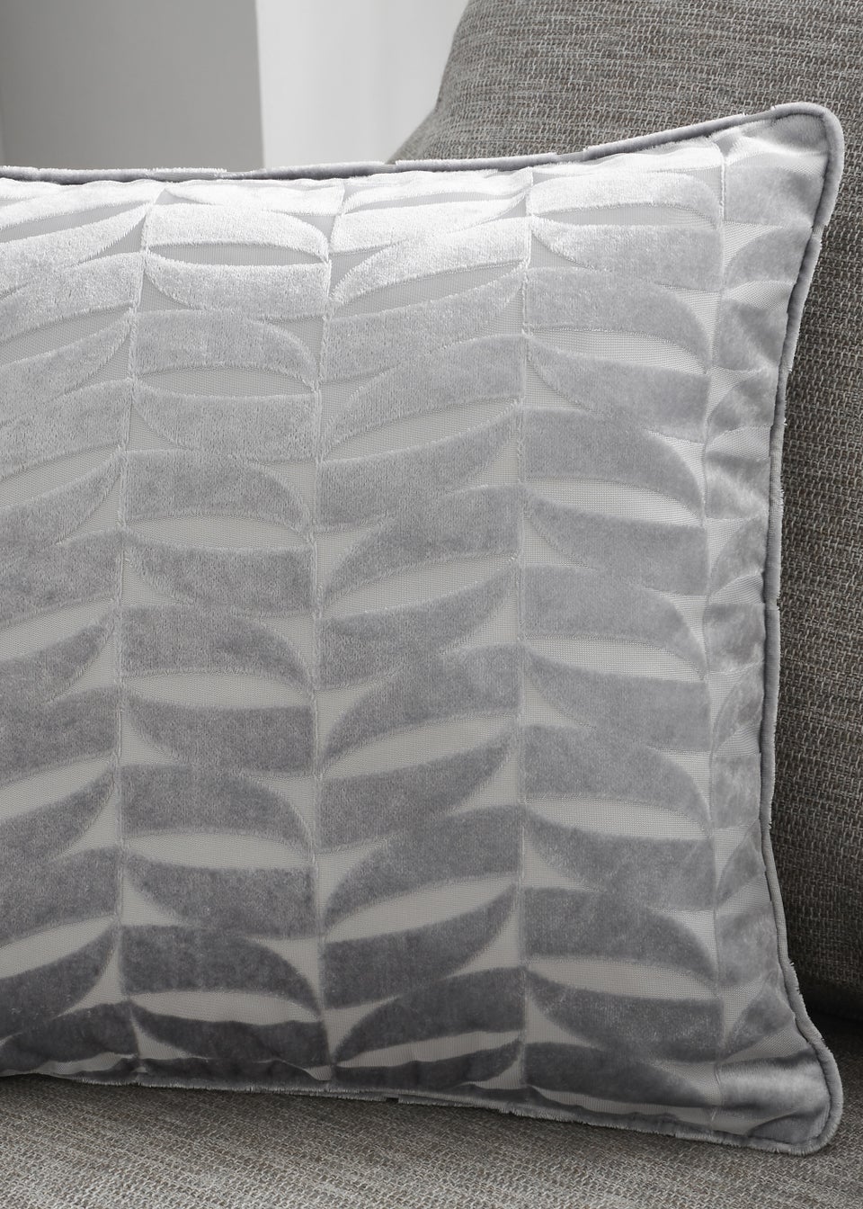 Curtina Kendal Cushion (43cm x 43cm)
