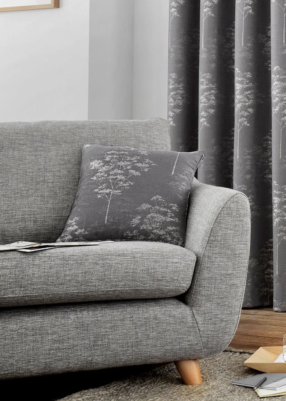 Curtina Elmwood Cushion (43cm x 43cm)