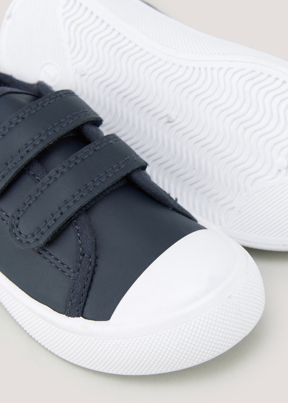 Boys navy pumps top