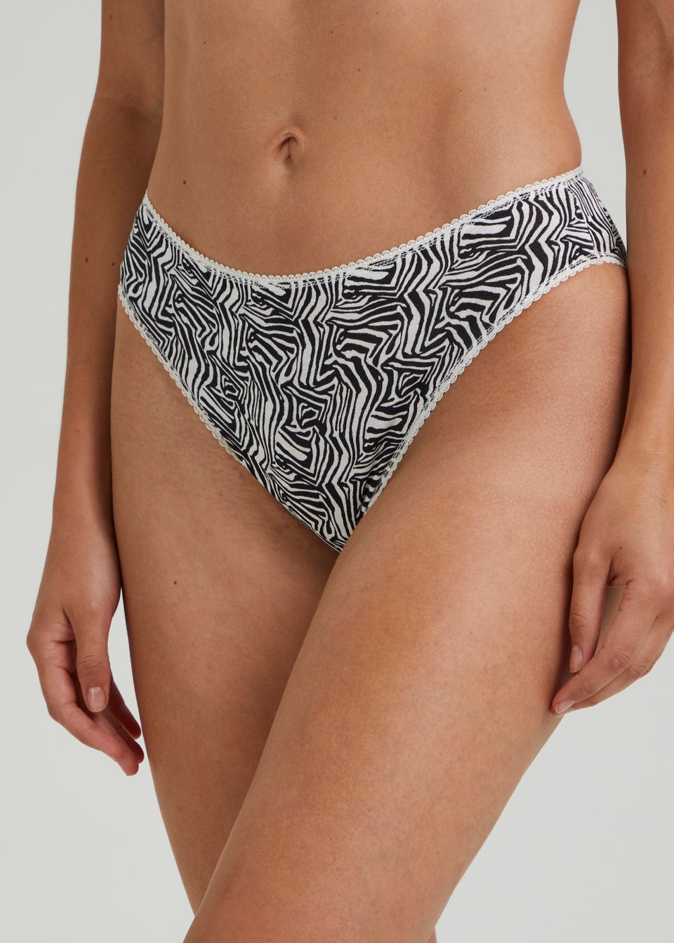 4 Pack Black & White High Leg Knickers