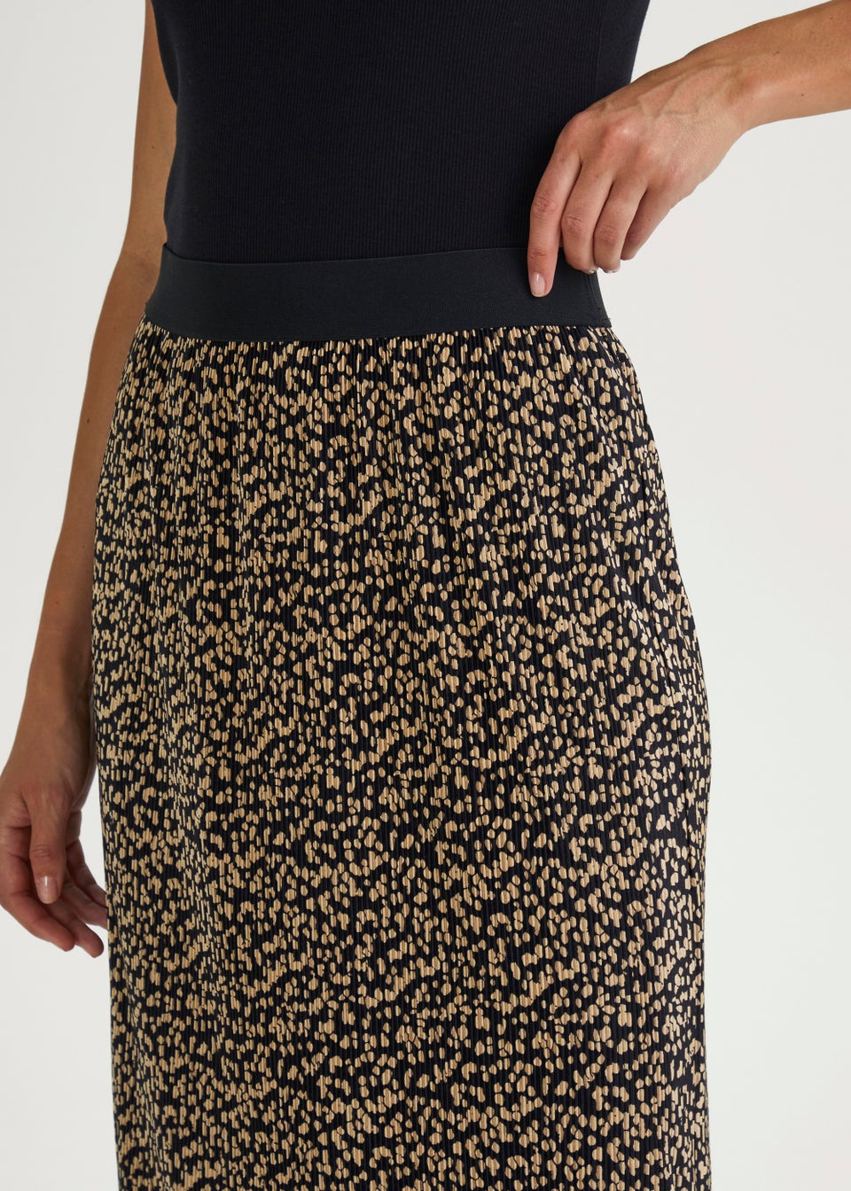 Black Spot Print Plisse Midi Skirt