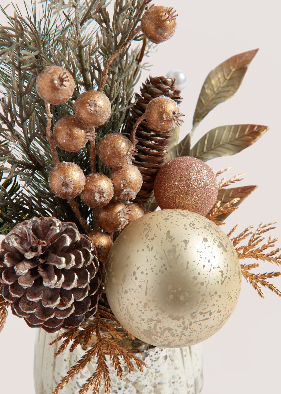 Gold Foliage Arrangement (27cm x 19cm x 34cm)