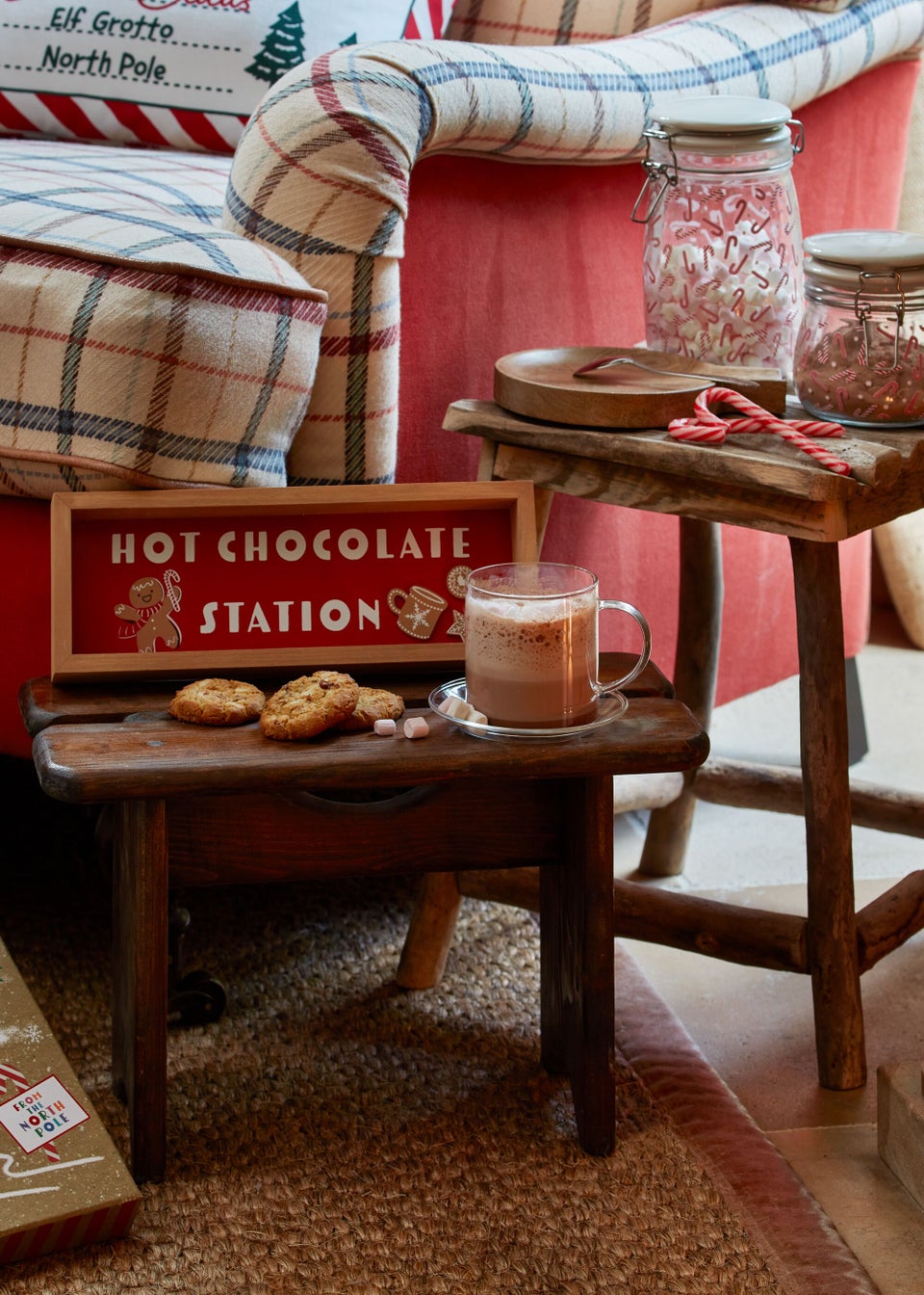 Wooden Hot Chocolate Sign (30cm x 4cm x 10.5cm)