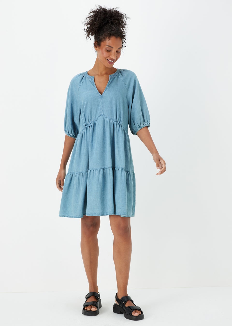 Light Wash Puff Sleeve Dress