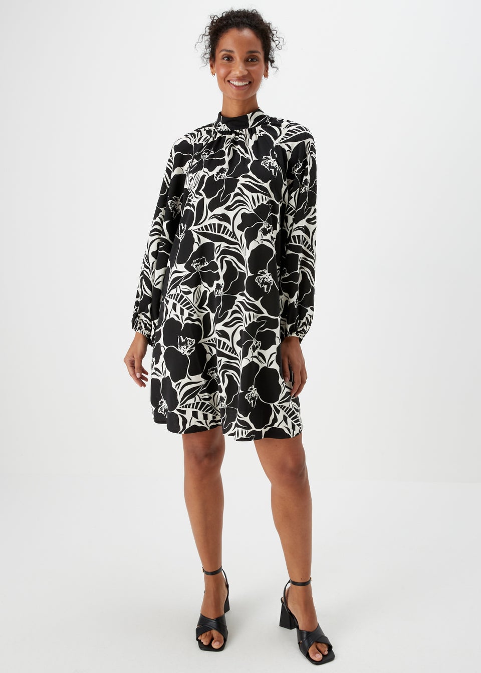 70/5000 Plus size fashion asymmetrical summer V-neck tunic dress