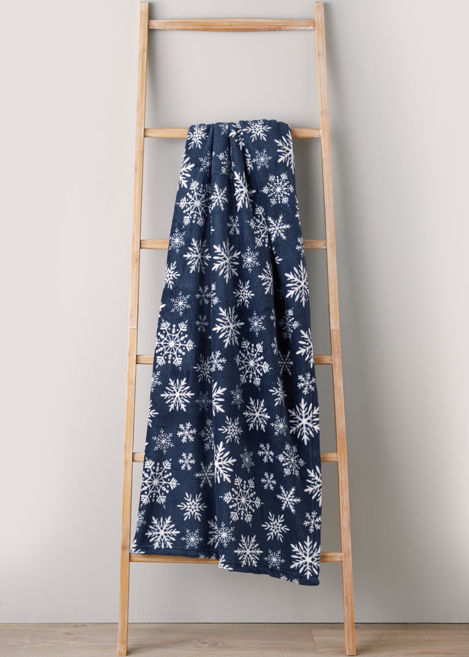 Christmas throws matalan sales