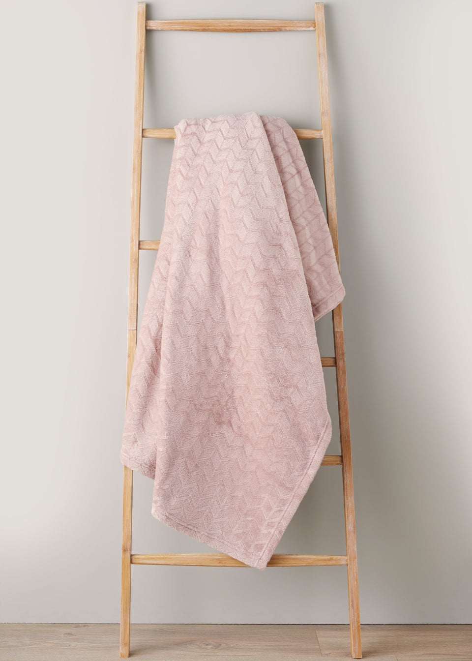 Pink Embossed Fleece Throw (200cm x 250cm)