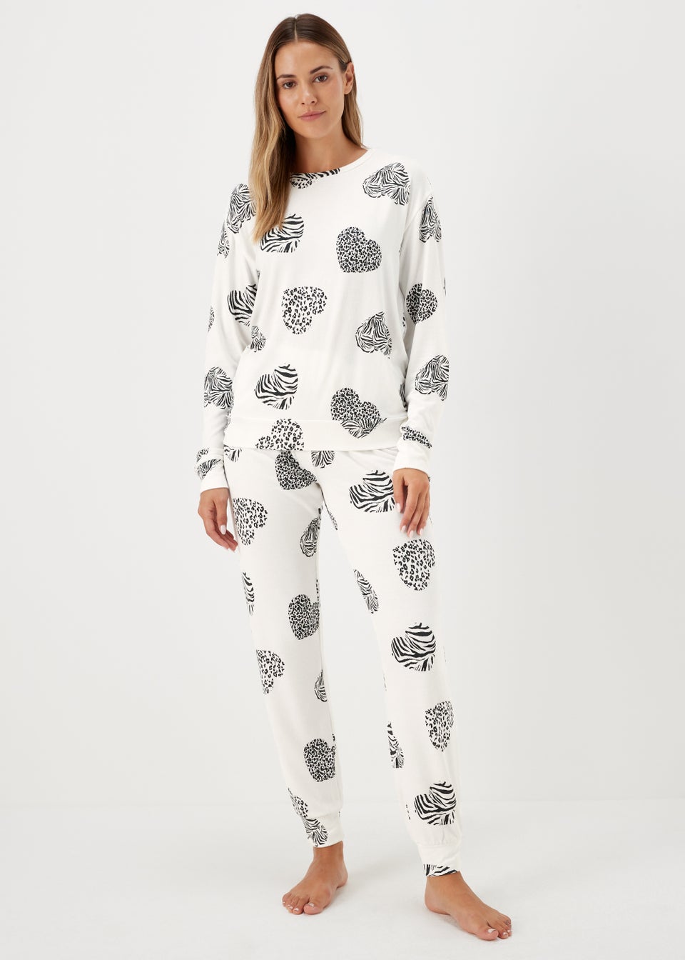 Cream Heart Print Knitted Long Pyjama Set