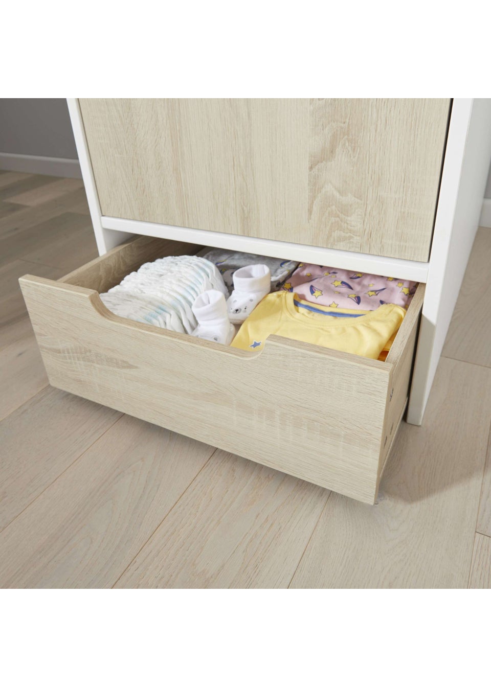 Lloyd Pascal Modular Changing Unit