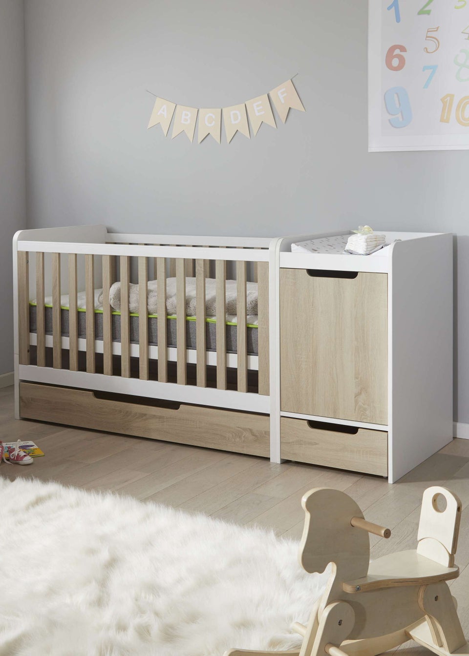 Lloyd Pascal Modular Changing Unit