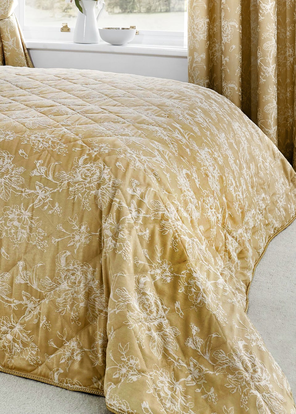 Dreams & Drapes Jasmine Cream Bedspread