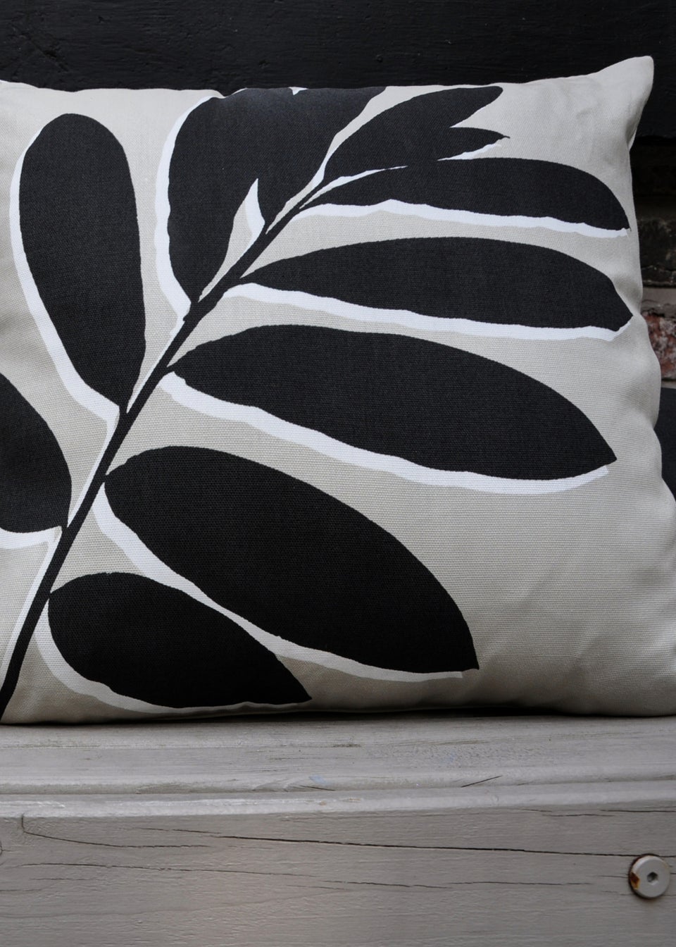 Fusion Leaf Print Filled Cushion