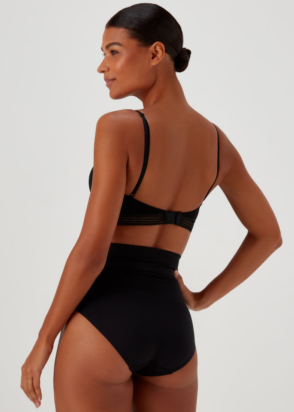 Black Seamless Smoothing Knickers