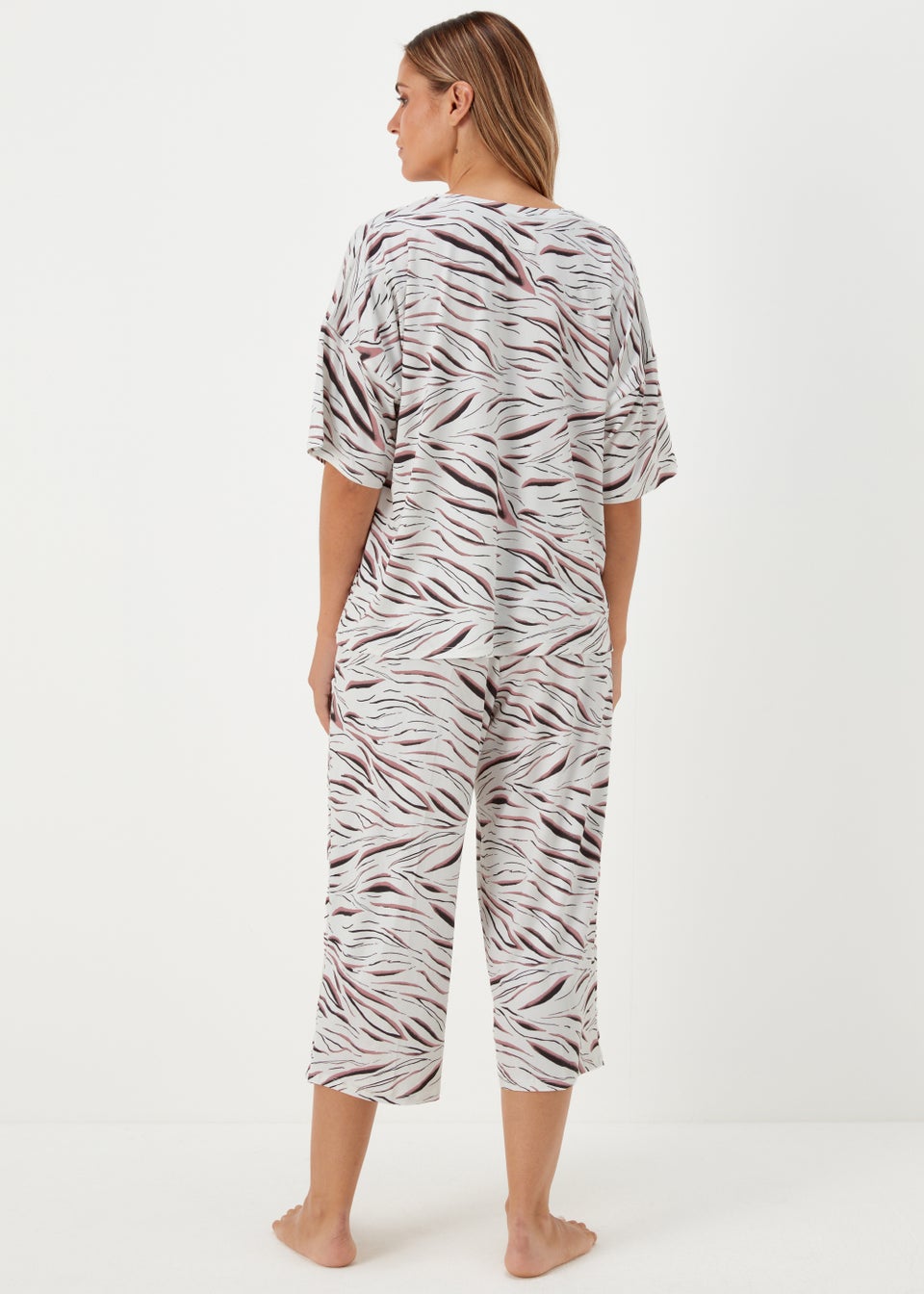 Black Animal Print Capri Pyjama Set