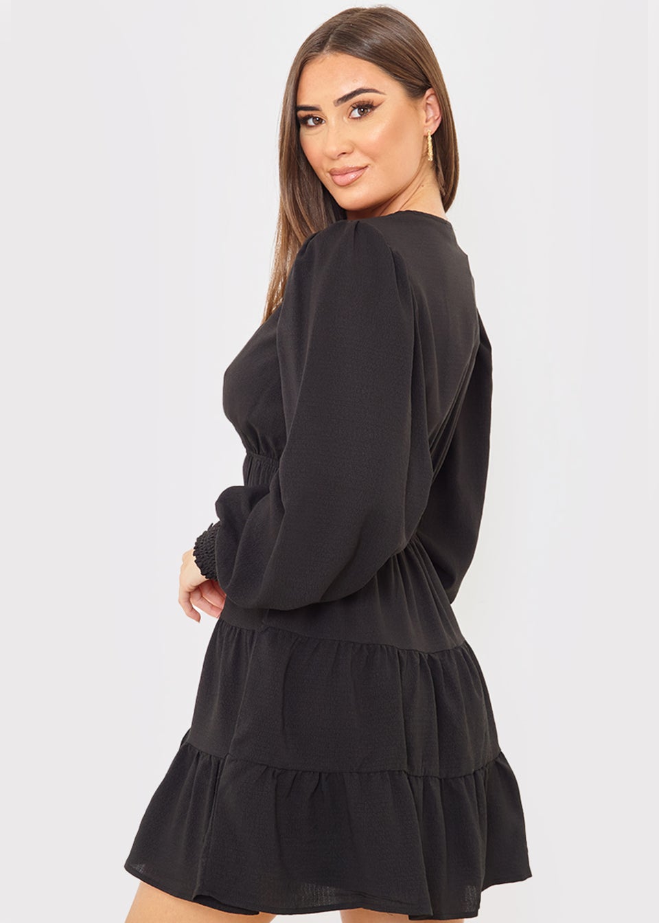 In the Style Danielle Black Crinkle Plunge Mini Dress