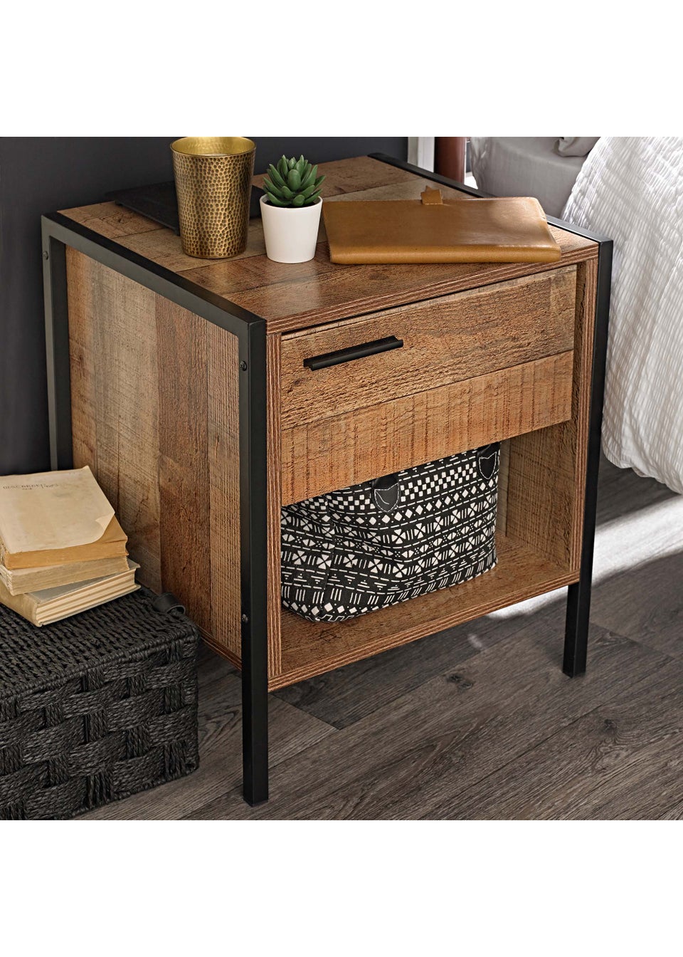 LPD Furniture Hoxton Bedside Cabinet Distressed Oak Effect (500x400x438mm)