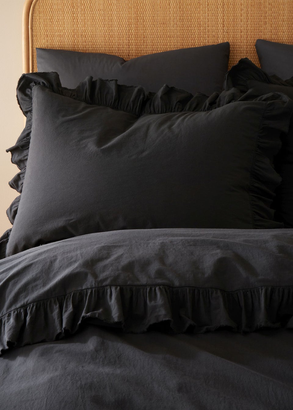 Style Sisters Ruffle Frill Duvet Cover Set