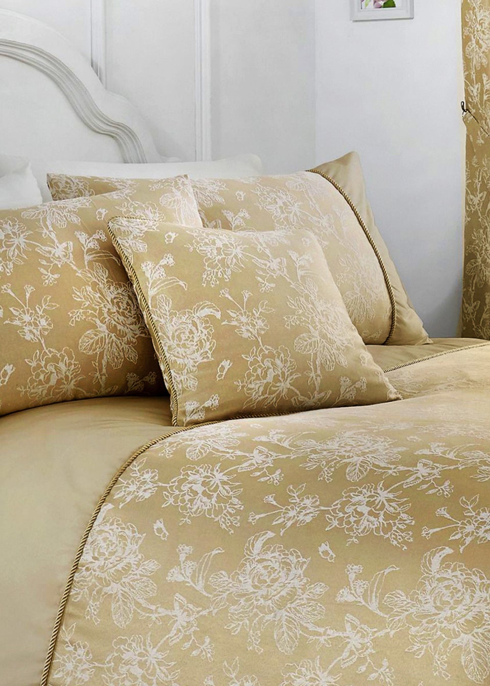 Dreams Drapes Jasmine Filled Cushion