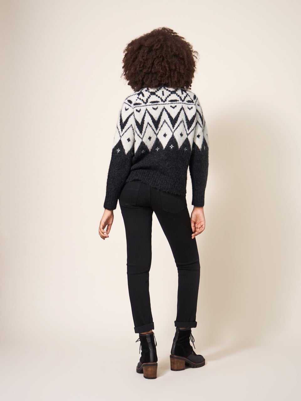 Pullover mit Schwarzweiß-Muster