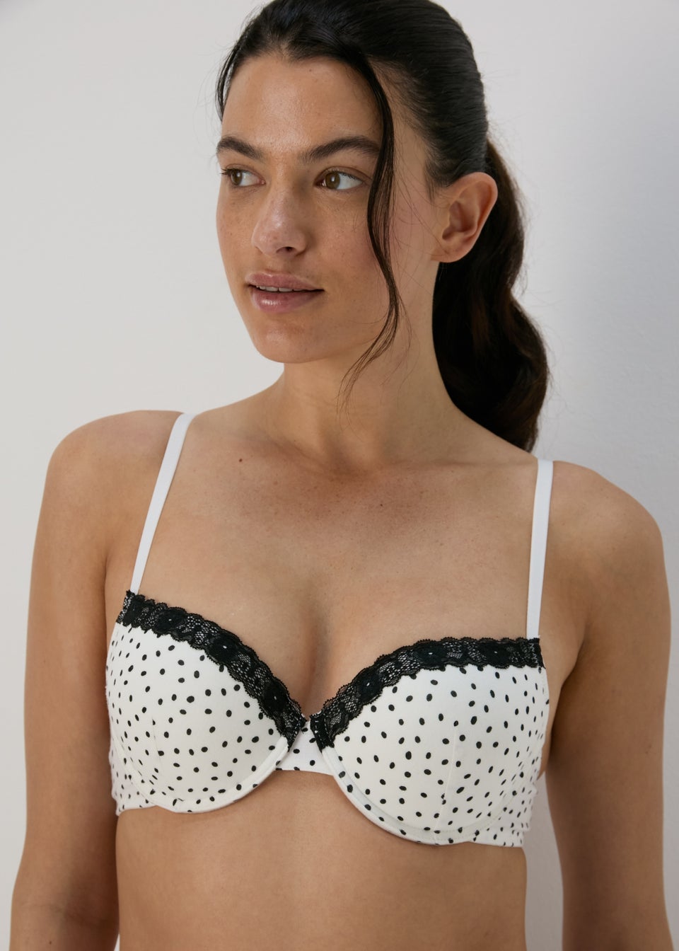 2 Pack Black & White Wired Plunge Bras