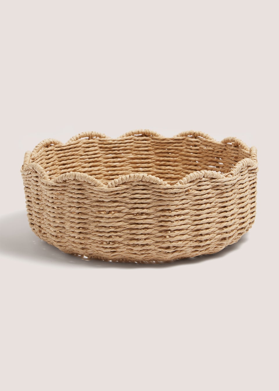 Retreat Scalloped Basket (27cm x 10cm)