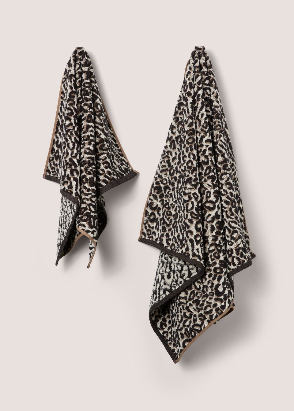 Black & Gold 100% Cotton Casa Leopard Print Towel