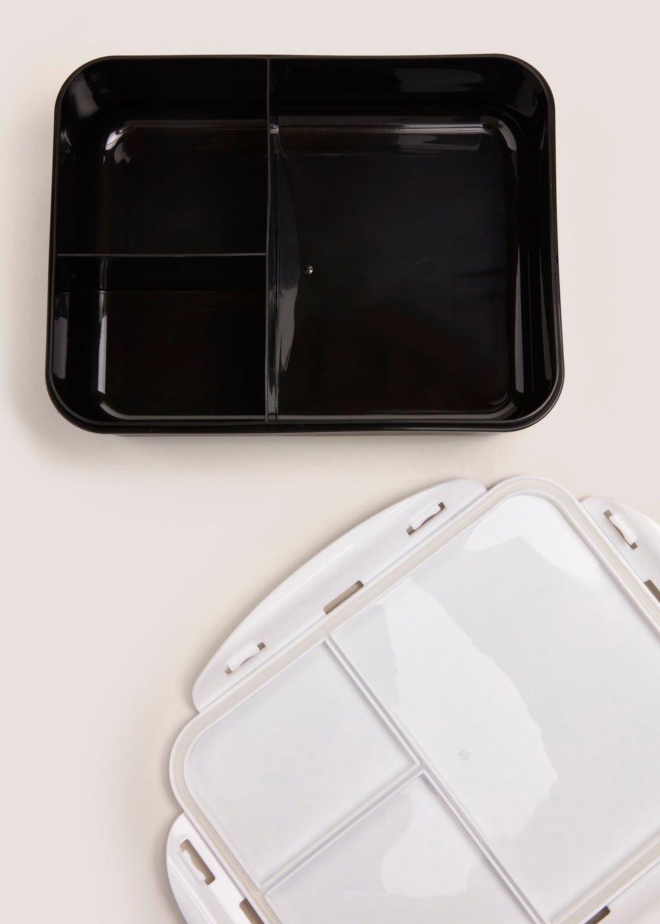 Mono Spot Lunch Box (22cm x 17cm x 7cm)