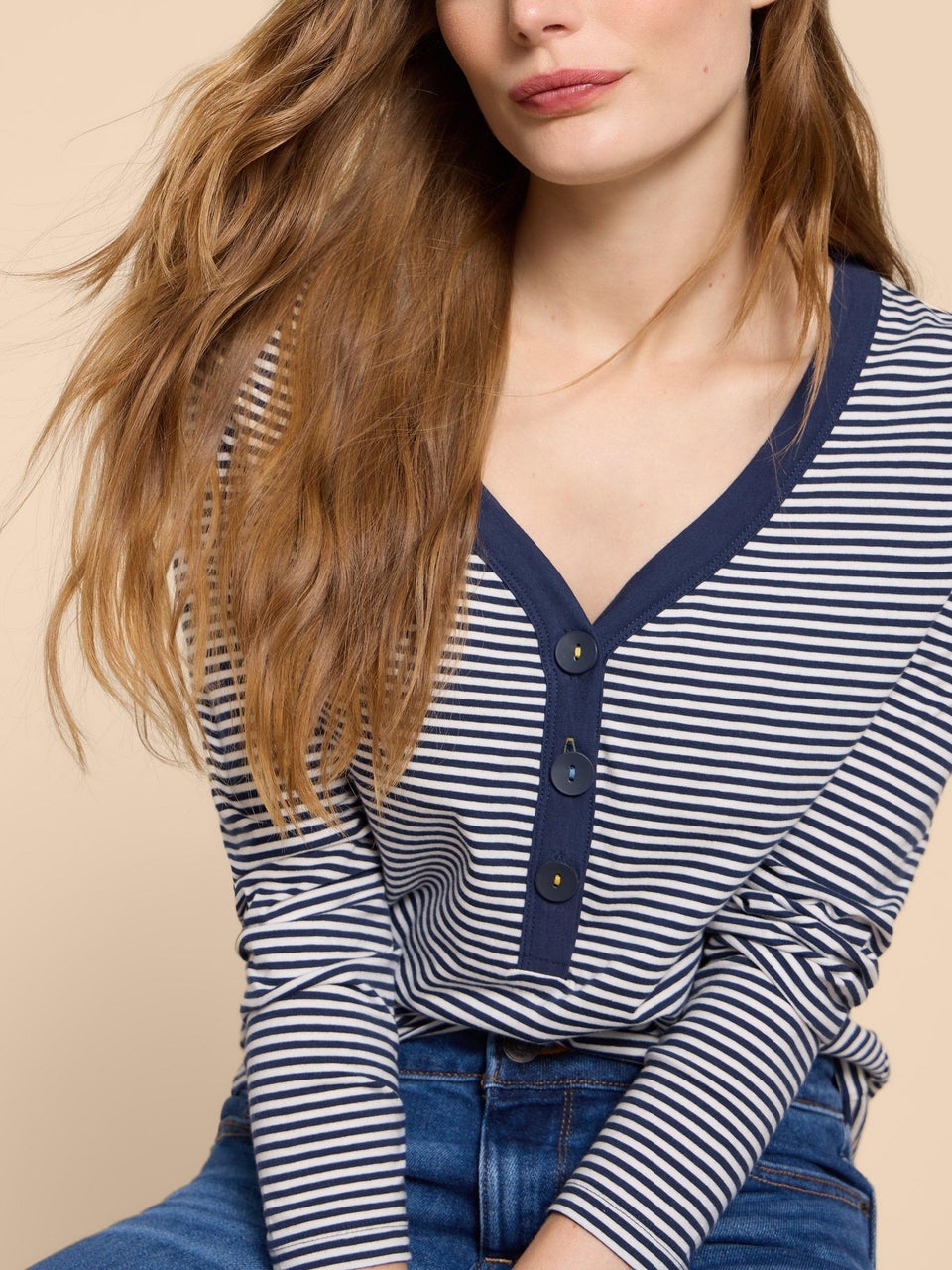 Flora Langarmshirt mit V-Ausschnitt
