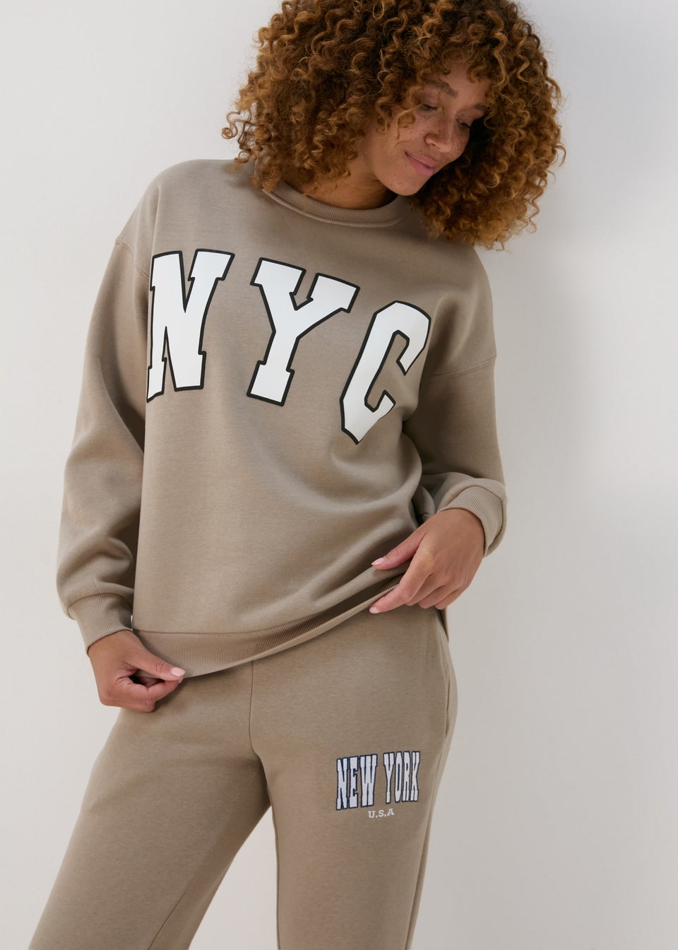 Beige NYC Sweatshirt