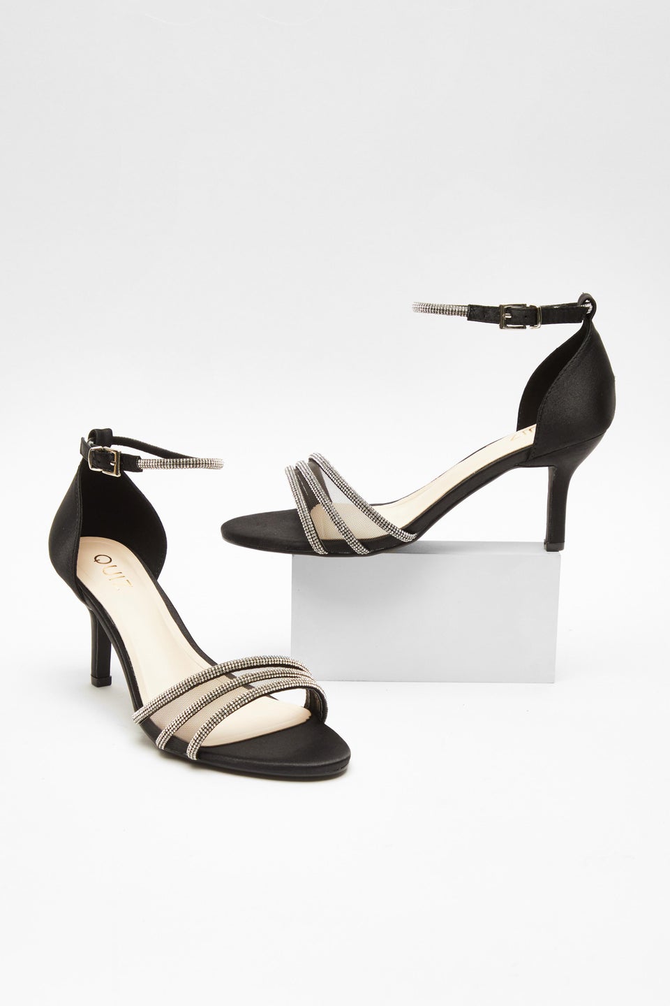 Diamante deals low heels