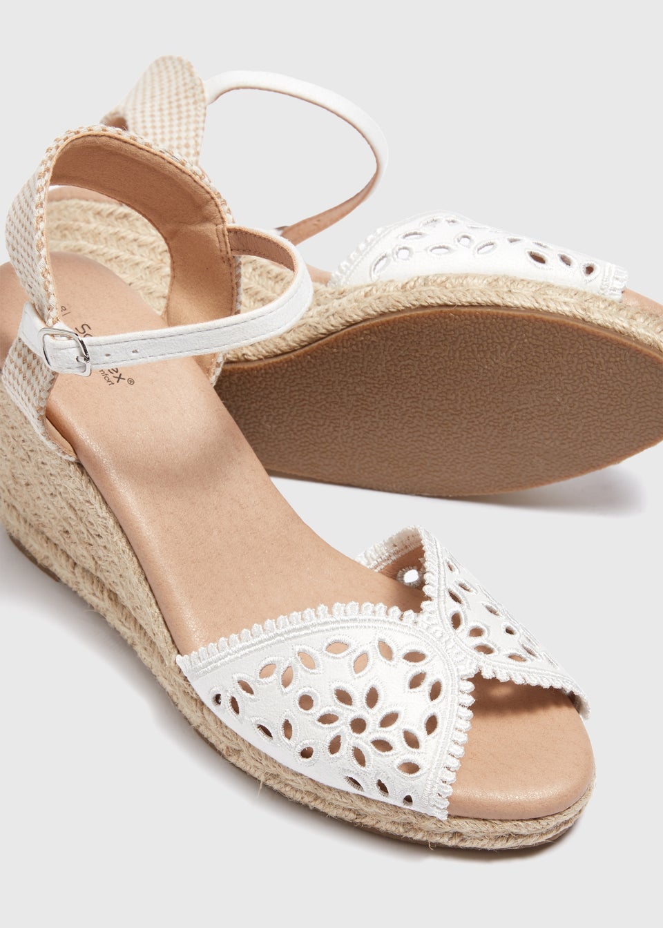 White lace wedge sandals 2025